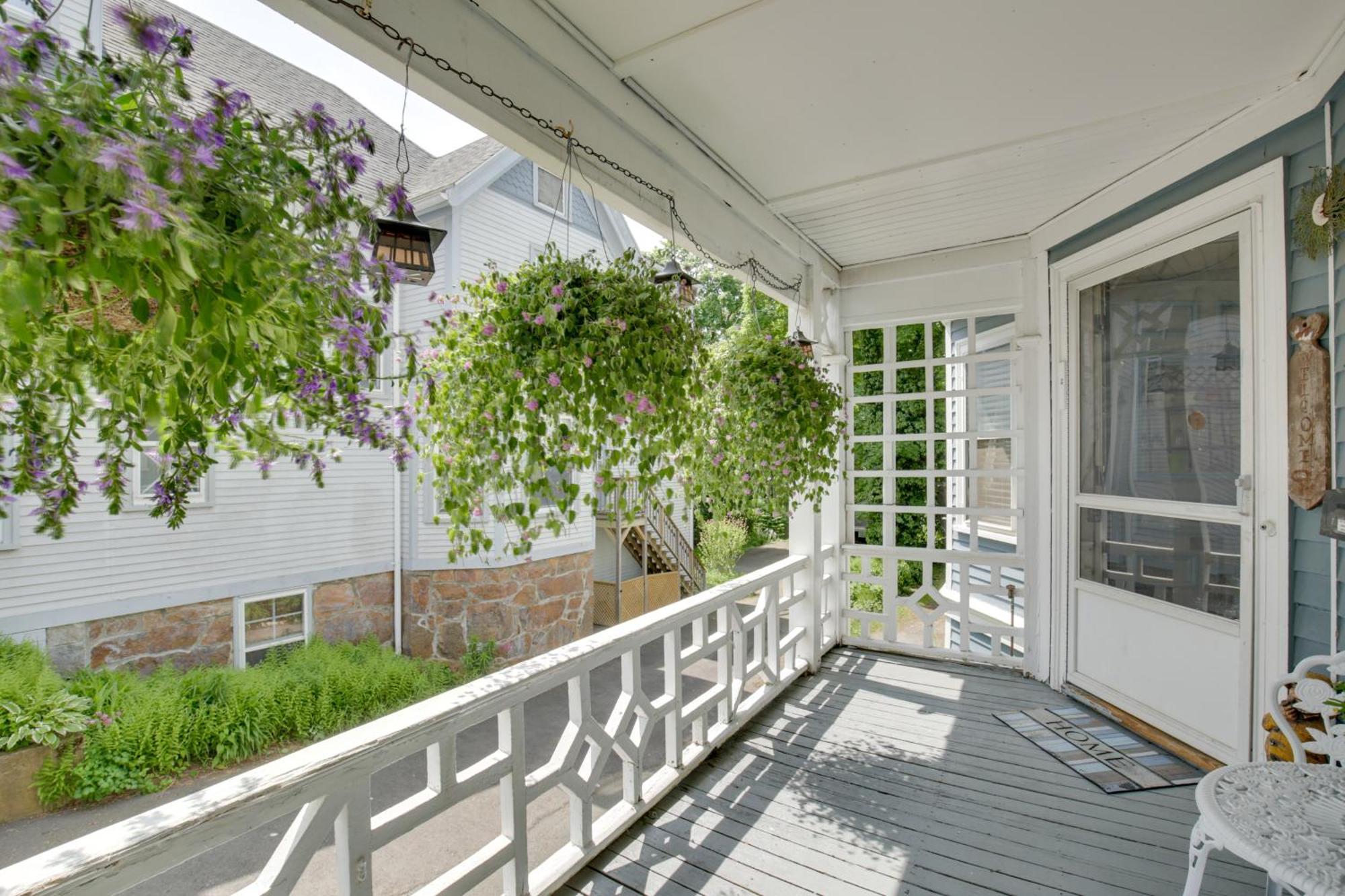 Quaint Beverly Townhome Walk To Beach And Downtown! ภายนอก รูปภาพ
