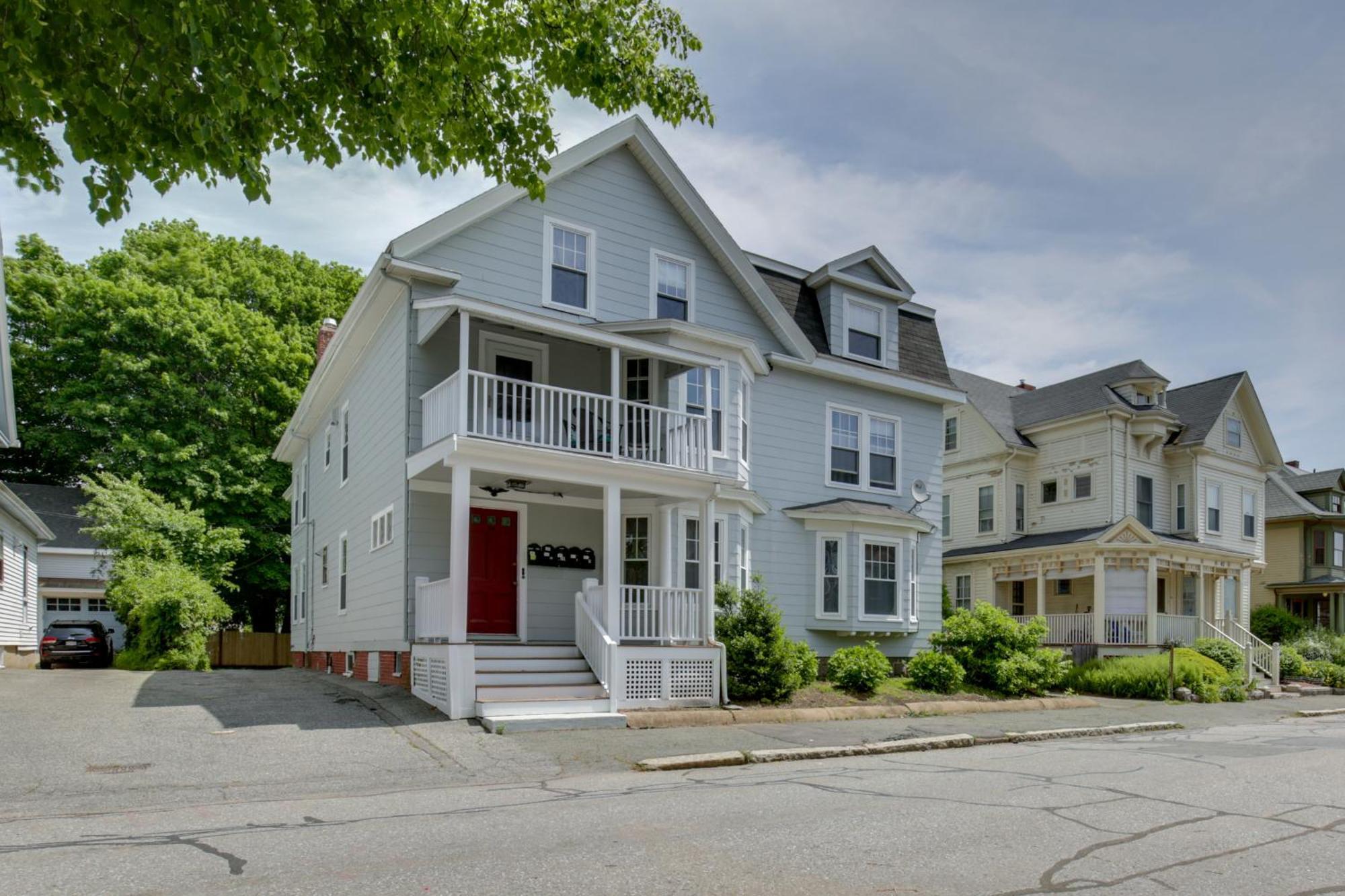 Quaint Beverly Townhome Walk To Beach And Downtown! ภายนอก รูปภาพ