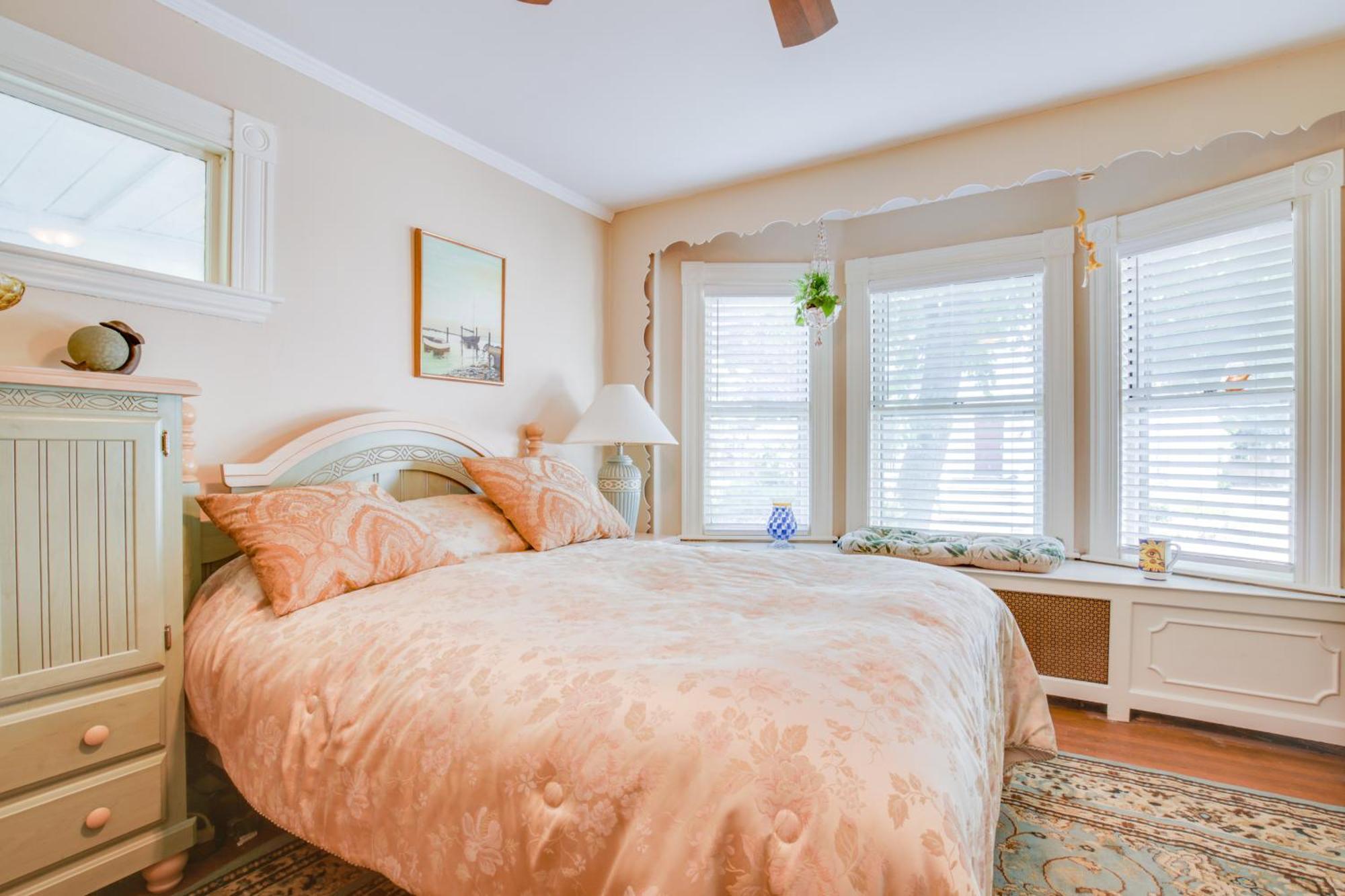 Quaint Beverly Townhome Walk To Beach And Downtown! ภายนอก รูปภาพ